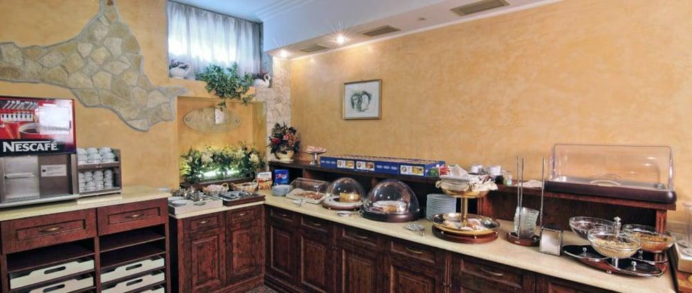 Hotel Aurora Wellness & Spa Tivoli Terme Kültér fotó