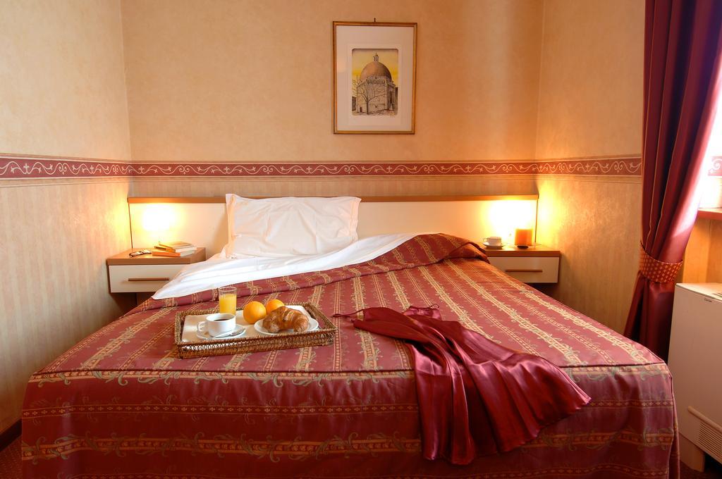 Hotel Aurora Wellness & Spa Tivoli Terme Szoba fotó